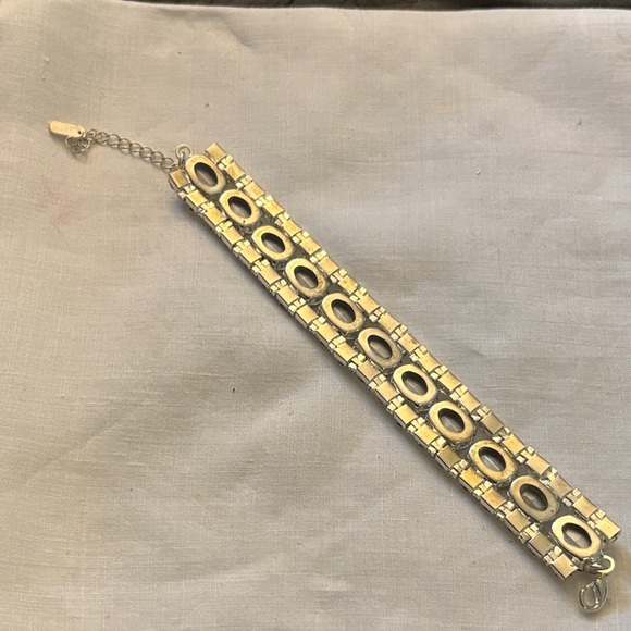 Super Sparkle Silvertone Rhinestone Crystal Bracelet - Picture 4 of 5